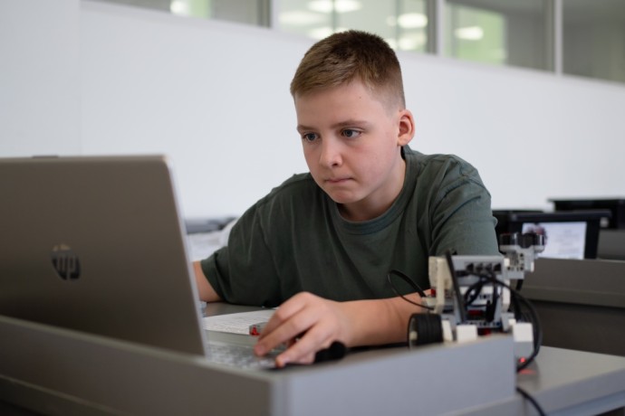 Стартовал финал первой Открытой всероссийской олимпиады по робототехнике Стартовал финал первой Открытой всероссийской олимпиады по робототехнике