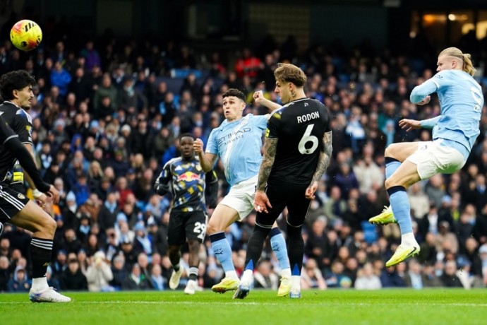 Дубль Фодена принёс "Манчестер Сити" победу над "Лидсом"