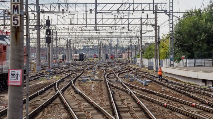Пассажиры выбирают двухэтажные поезда: на ОЖД перевезено более 2,1 млн человек за семь месяцев 2025 года