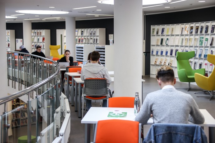 Работодатели охотно включают обучение детей сотрудников в корпоративные льготы