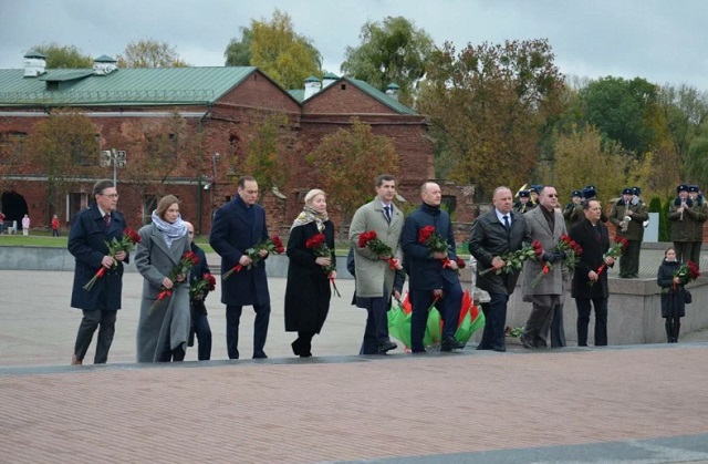 «Здесь сердце бьется намного чаще» - Глава Мордовии и делегация республики побывали в Брестской крепости «Здесь сердце бьется намного чаще» - Глава Мордовии и делегация республики побывали в Брестской крепости