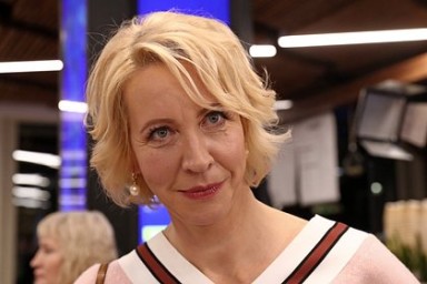 Уехавшая из России Лазарева ответила на обвинения в алкоголизме