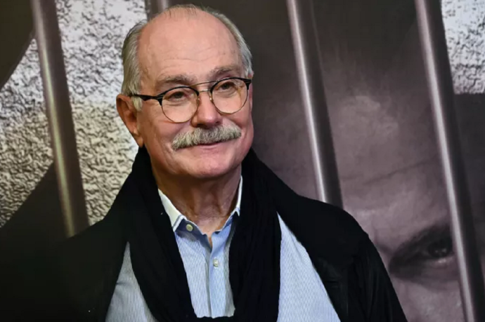 Михалков высказался против оживления умерших актеров с помощью ИИ