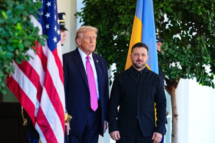 Эксперт по жестам: Зеленский демонстрировал подобострастие к Трампу Эксперт по жестам: Зеленский демонстрировал подобострастие к Трампу