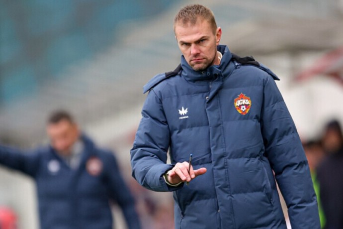 Тренер ЦСКА заявил, что в матч против "Спартака" вмешались грубые судейские ошибки