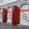 В окнах на Спасской появились письма фронтовиков