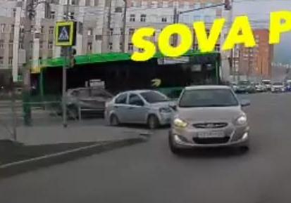 Момент ДТП с автобусом на улице Кирова в Пензе попал на видео