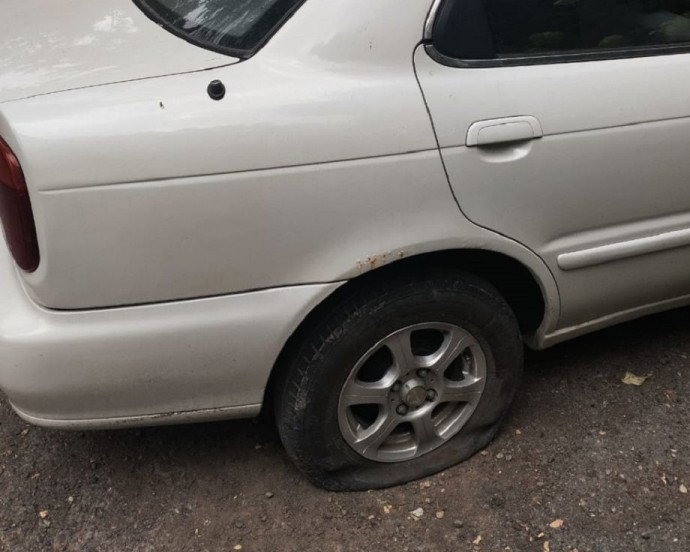 В крупнейшем районе Владивостока автомобилисты страдают от таинственного вредителя