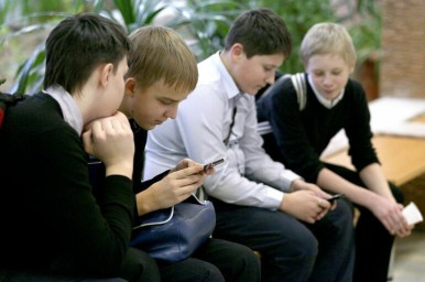 Школьников предложили обучать безопасному обращению с ИИ