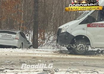 Машина слетела в кювет после жесткого ДТП на аэропортовской трассе