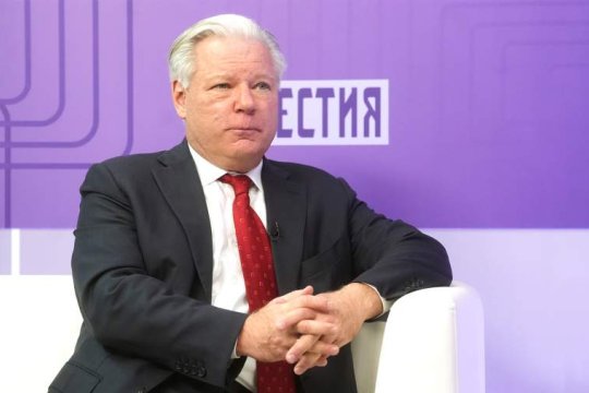 Глава Американской Торговой Палаты Р.Эйджи сообшил о предстоящем в сентябре этого года российском бизнес форуме в Вашингтоне