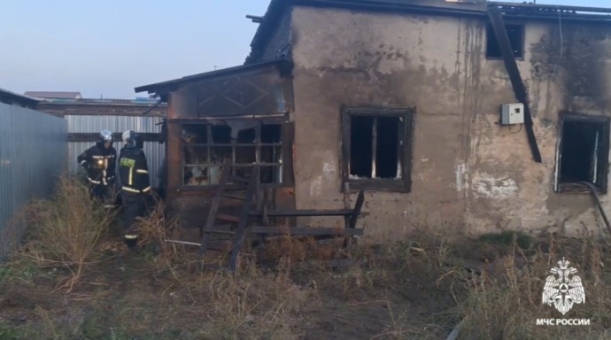 В Улан-Удэ едва не сгорел дом из-за шаловливых ручонок