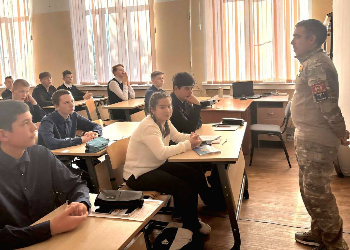 В Тынде ветеран СВО получил квалификацию при военкомате