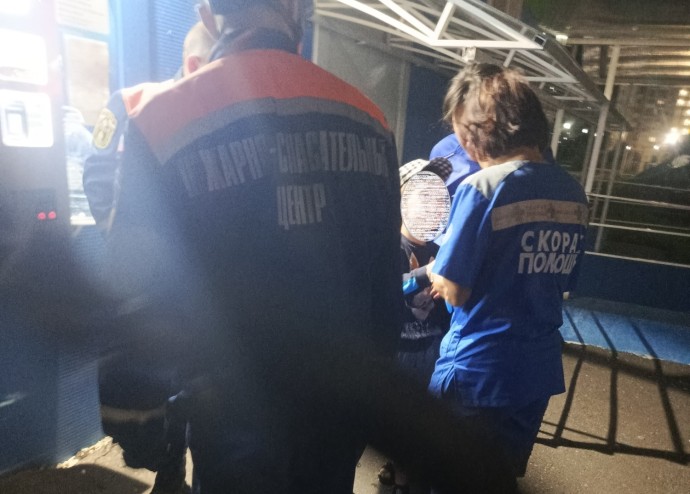 Под Пензой спасатели помогли ребенку, рука которого застряла в монетоприемнике