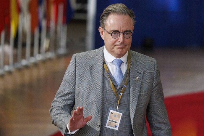 Издание Politico назвало де Вевер, Мерца и Фицо "плохими мальчиками"