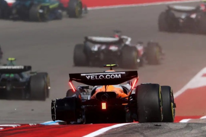 Норрис обвинил в аварии с Пиастри тех, кто был позади: "Я всё делал правильно. Мы стали жертвами"