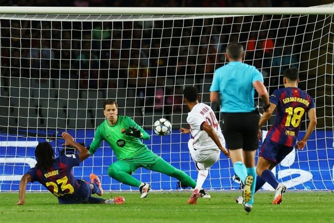 "Париж" на свете всех сильней: ПСЖ без шума и пыли одержал волевую победу в гостях у "Барселоны"