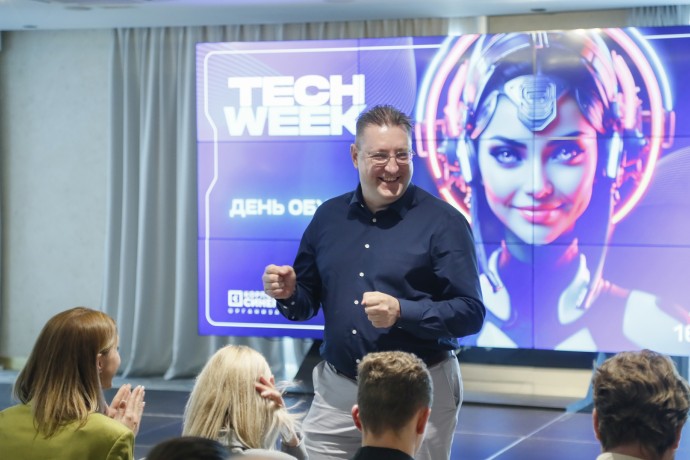 Российских госслужащих научат работать с нейросетями Российских госслужащих научат работать с нейросетями