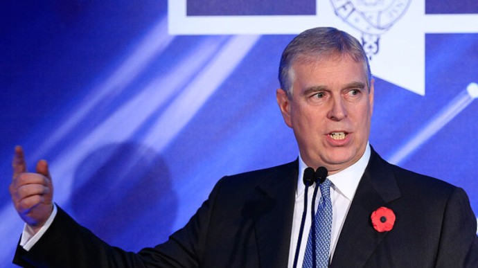 Принц Эндрю отказался от титула герцога Йоркского на фоне обвинений в связях с Эпштейном