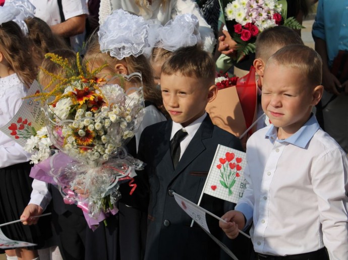 Белгородским многодетным семьям компенсируют покупку школьной и спортивной форм