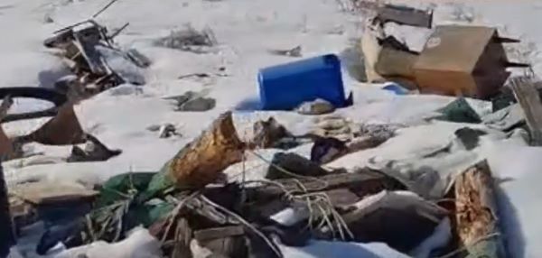 Жители Бурятии жалуются на большую свалку у Байкала