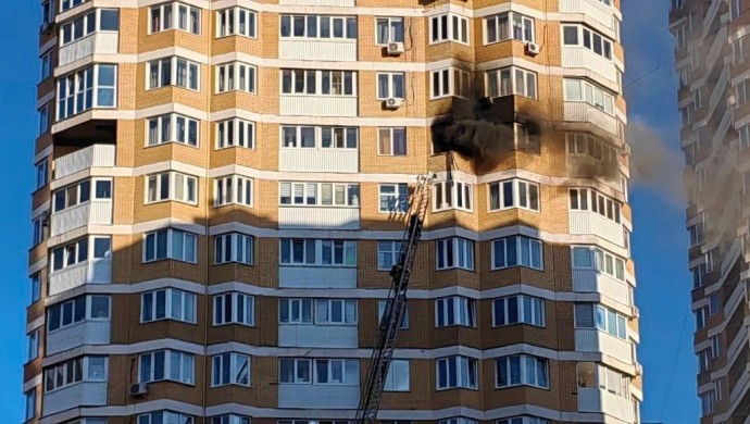 В Уфе сгорела квартира в высотном доме В Уфе сгорела квартира в высотном доме