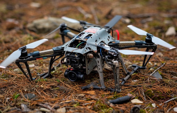 В Воронежской области обломки БПЛА упали на школу и дома