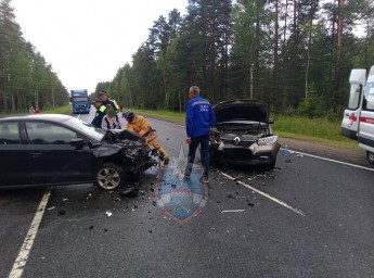 Трое взрослых и подросток пострадали в аварии на трассе «Кола»