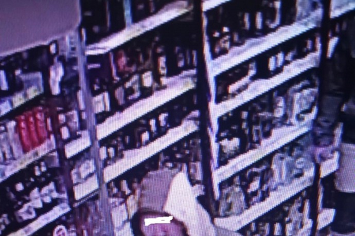Тамбовчанин подозревается в ограблении магазина с предметом, похожим на пистолет