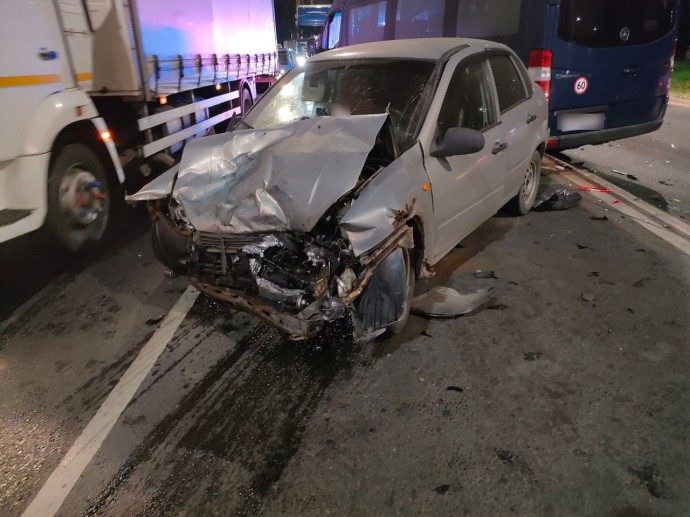 Два человека пострадали во время аварии с грузовиком в Костроме Два человека пострадали во время аварии с грузовиком в Костроме