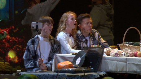 В БКЗ «Октябрьский» отметили 30-летие городского Управления по развитию садоводства и огородничества