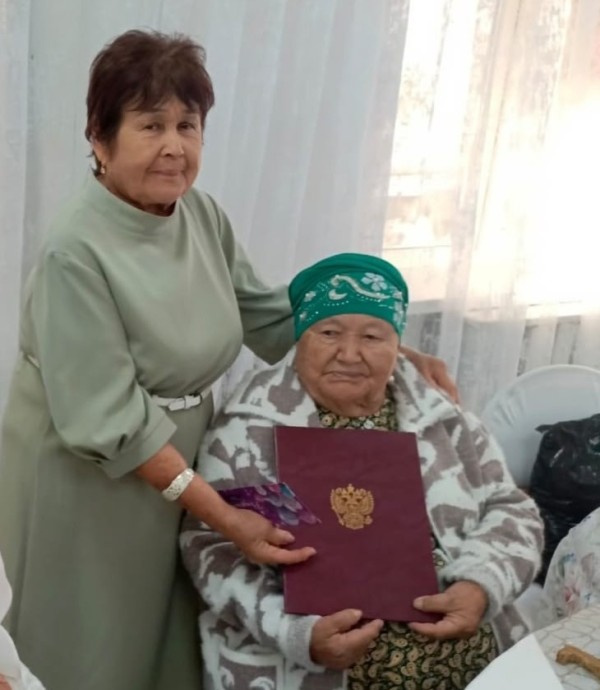 В Башкирии жительницу Хайбуллинского района поздравили с 90-летием В Башкирии жительницу Хайбуллинского района поздравили с 90-летием