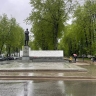 У памятника Некрасову в Ярославле демонтировали точку со стрит-фудом
