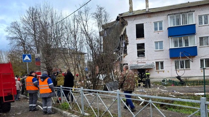 В Куркино обрушилась часть многоквартирного дома из-за взрыва газа: есть пострадавшие