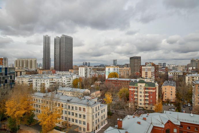 Более 600 крыш жилых домов обновили специалисты с начала года