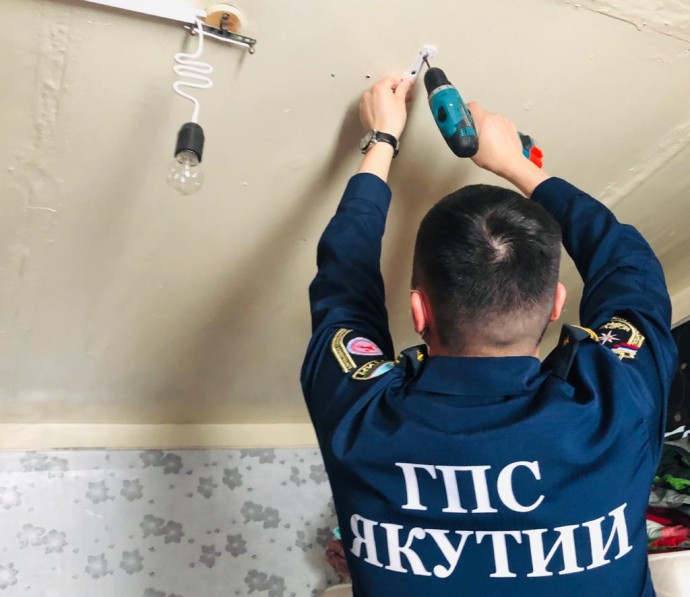 Более 2600 домов и квартир проверили на пожарную безопасность в Якутии