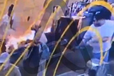 Запрещенный к провозу предмет вспыхнул в российском аэропорту и попал на видео