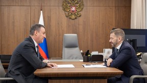 Дмитрий Патрушев и губернатор Чукотского автономного округа Владислав Кузнецов обсудили вопросы сельского хозяйства и экологии региона Дмитрий Патрушев и губернатор Чукотского автономного округа Владислав Кузнецов обсудили вопросы сельского хозяйства и экологии региона