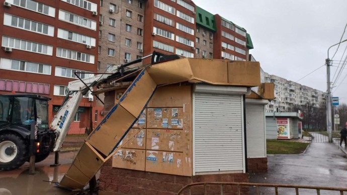 В Уфе снесли еще один незаконный киоск В Уфе снесли еще один незаконный киоск