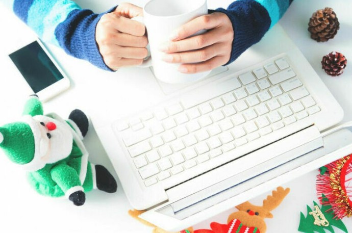 Юрист объяснил, когда работодатель может вызвать на работу в праздник Юрист объяснил, когда работодатель может вызвать на работу в праздник