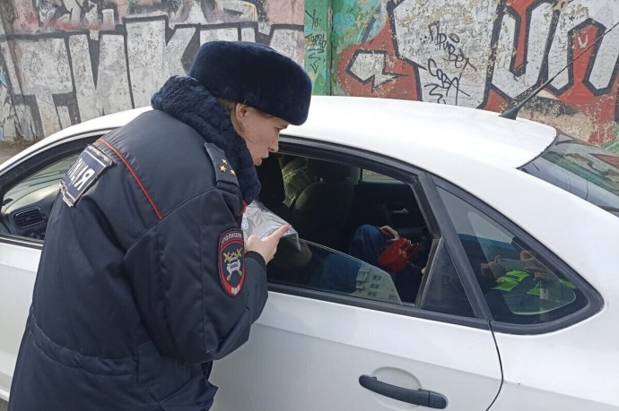Тверские автоинспекторы проверили, правильно ли перевозят детей в автомобилях