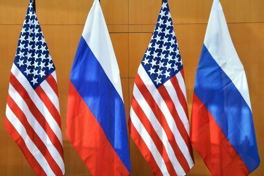 Ушаков: РФ и США договорились о проведении встречи Путина и Трампа
