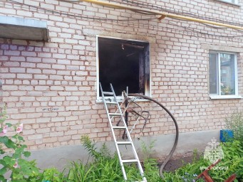 Жители Башкирии вытащили из горящего дома соседа с инвалидностью