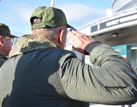 Радий Хабиров продлил срок единовременных выплат контрактникам СВО Радий Хабиров продлил срок единовременных выплат контрактникам СВО