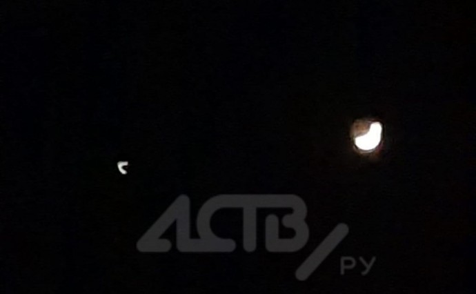 Луна пришла в гости к Юпитеру: сахалинец сфотографировал редкое явление