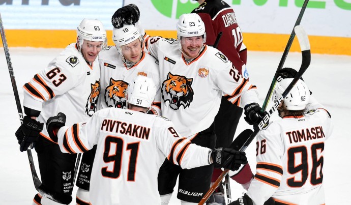 Экс-наставник клубов КХЛ Андриевский вошёл в тренерский штаб «Амура» Экс-наставник клубов КХЛ Андриевский вошёл в тренерский штаб «Амура»