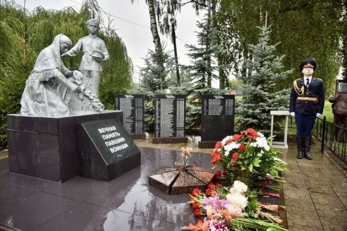 В орловском селе Гнездилово зажгли Вечный огонь в память о павших воинах