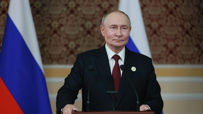 Путин: нужно поощрять меры в системе образования для поддержки рождаемости