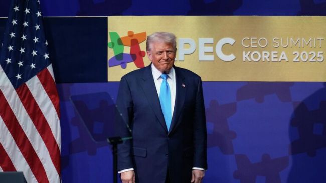 Трамп прибыл в Пусан на встречу с Си Цзиньпином Трамп прибыл в Пусан на встречу с Си Цзиньпином