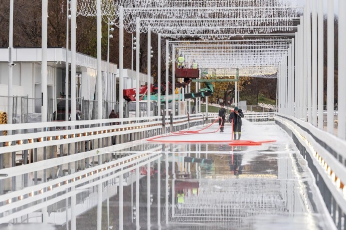 Один из самых больших катков столицы заливают в музее-заповеднике «Коломенское»